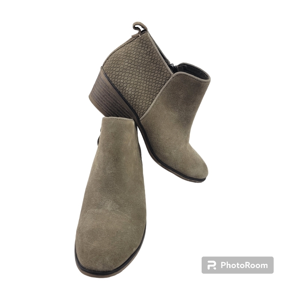 Michael By Michael Shannon Madeline genuine suede zip up ankle boots‎ 6.5
